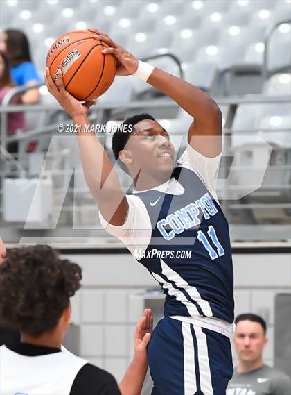 Thumbnail 3 in Compton vs. Mesquite - Section 7 Basketball Tournament photogallery.