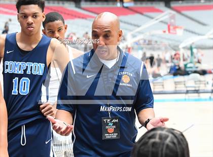 Thumbnail 3 in Compton vs. Mesquite - Section 7 Basketball Tournament photogallery.