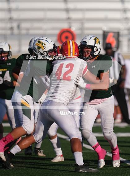 Thumbnail 3 in Loara @ Rancho Alamitos photogallery.