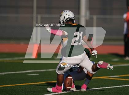 Thumbnail 3 in Loara @ Rancho Alamitos photogallery.