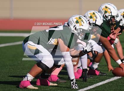 Thumbnail 3 in Loara @ Rancho Alamitos photogallery.