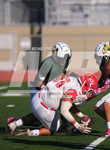 Thumbnail 2 in Loara @ Rancho Alamitos photogallery.