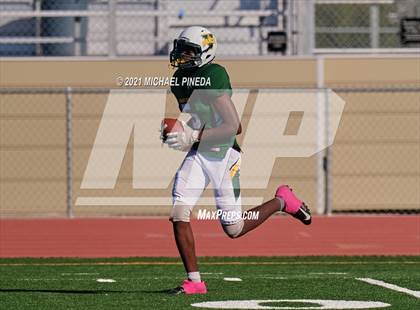 Thumbnail 1 in Loara @ Rancho Alamitos photogallery.