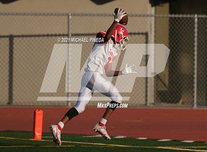 Thumbnail 3 in Loara @ Rancho Alamitos photogallery.