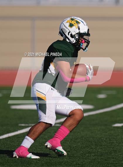 Thumbnail 3 in Loara @ Rancho Alamitos photogallery.