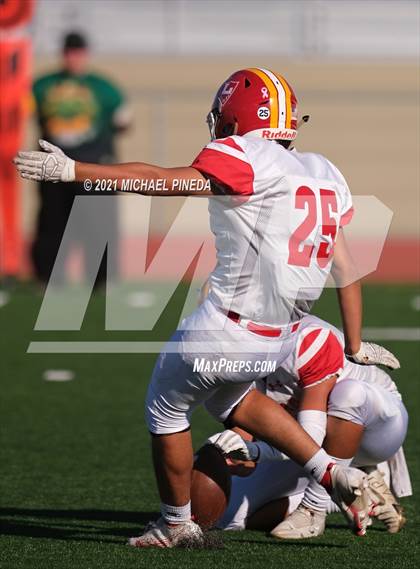 Thumbnail 2 in Loara @ Rancho Alamitos photogallery.