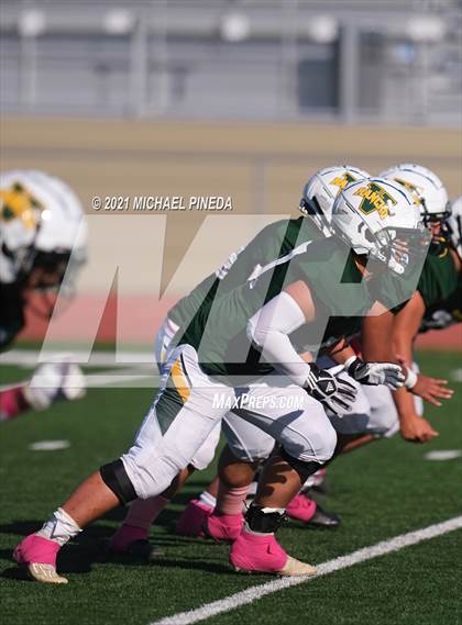 Thumbnail 2 in Loara @ Rancho Alamitos photogallery.