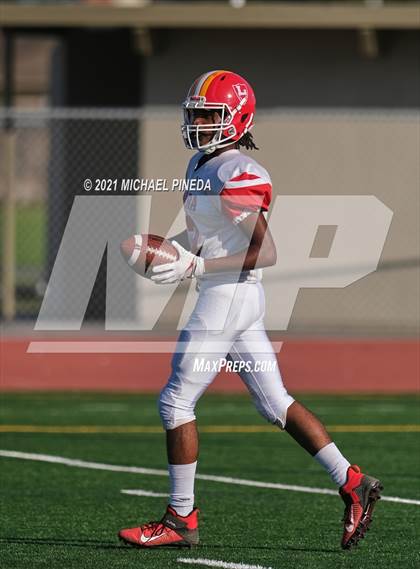 Thumbnail 1 in Loara @ Rancho Alamitos photogallery.
