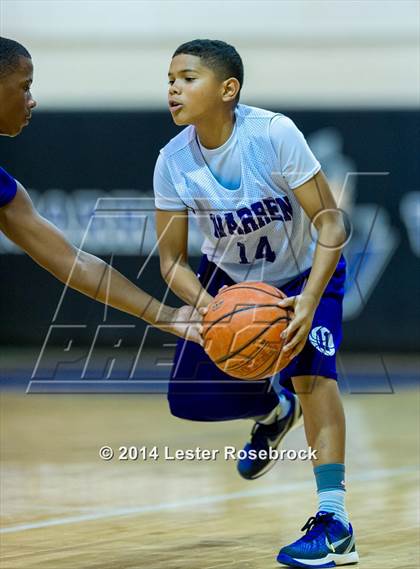 Thumbnail 2 in MacArthur vs Warren B photogallery.