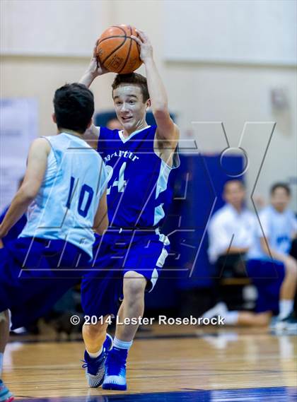 Thumbnail 1 in MacArthur vs Warren B photogallery.