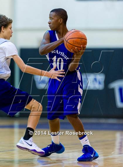 Thumbnail 2 in MacArthur vs Warren B photogallery.