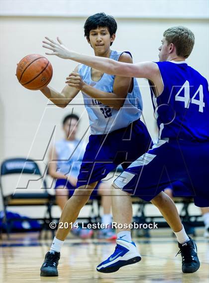 Thumbnail 1 in MacArthur vs Warren B photogallery.
