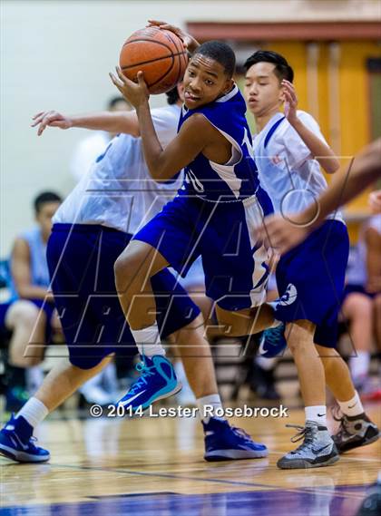 Thumbnail 1 in MacArthur vs Warren B photogallery.