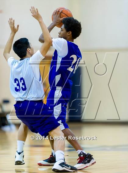 Thumbnail 2 in MacArthur vs Warren B photogallery.