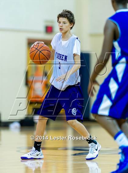 Thumbnail 1 in MacArthur vs Warren B photogallery.