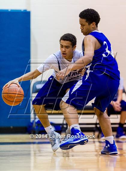 Thumbnail 2 in MacArthur vs Warren B photogallery.