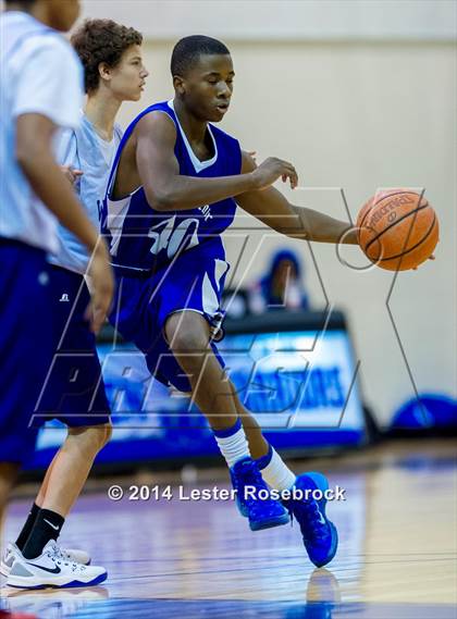 Thumbnail 1 in MacArthur vs Warren B photogallery.