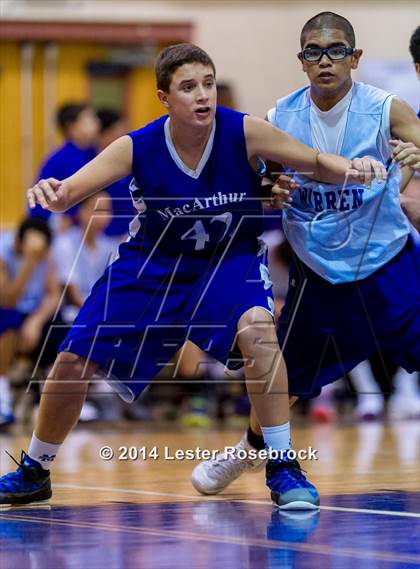 Thumbnail 3 in MacArthur vs Warren B photogallery.