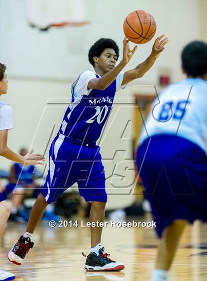 Thumbnail 3 in MacArthur vs Warren B photogallery.