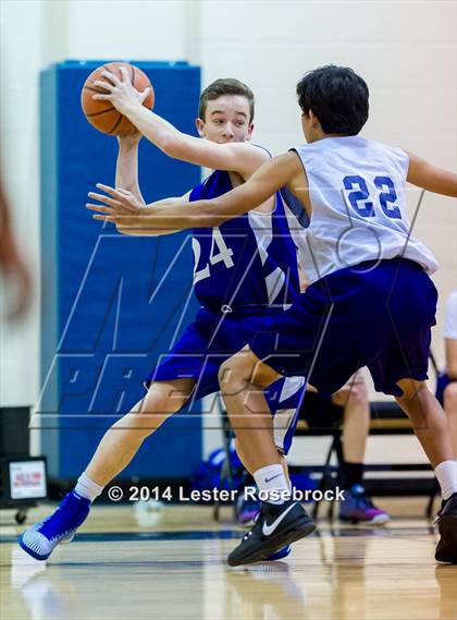 Thumbnail 2 in MacArthur vs Warren B photogallery.