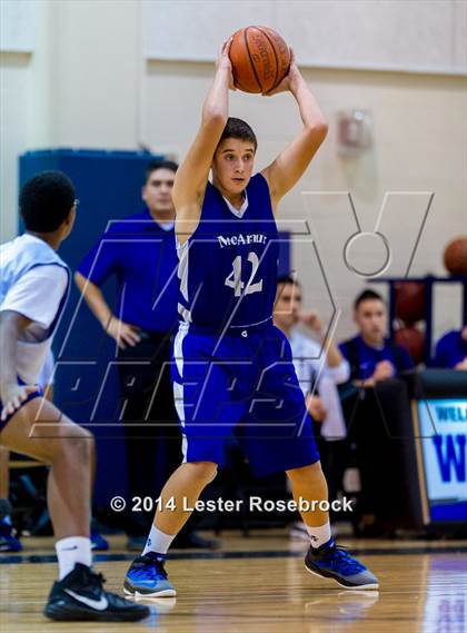 Thumbnail 2 in MacArthur vs Warren B photogallery.