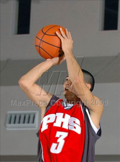 Thumbnail 3 in Reno vs. Pasadena (MaxPreps Holiday Classic) photogallery.