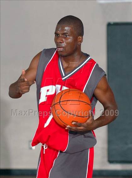 Thumbnail 2 in Reno vs. Pasadena (MaxPreps Holiday Classic) photogallery.