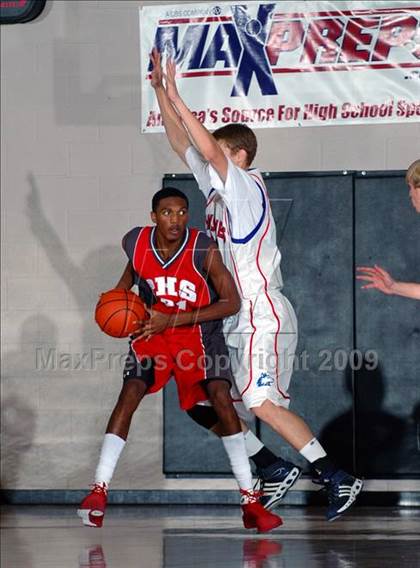 Thumbnail 2 in Reno vs. Pasadena (MaxPreps Holiday Classic) photogallery.