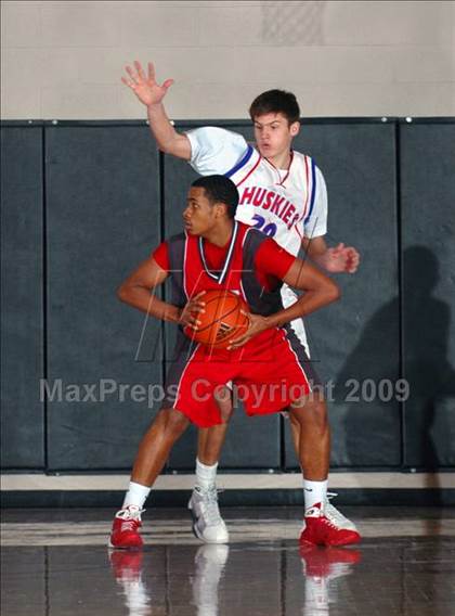 Thumbnail 1 in Reno vs. Pasadena (MaxPreps Holiday Classic) photogallery.