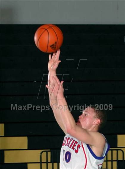 Thumbnail 3 in Reno vs. Pasadena (MaxPreps Holiday Classic) photogallery.
