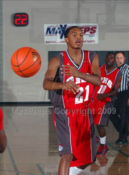 Thumbnail 3 in Reno vs. Pasadena (MaxPreps Holiday Classic) photogallery.