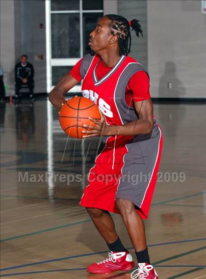 Thumbnail 2 in Reno vs. Pasadena (MaxPreps Holiday Classic) photogallery.