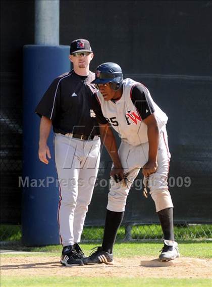 Thumbnail 3 in Harvard-Westlake @ Chaminade photogallery.