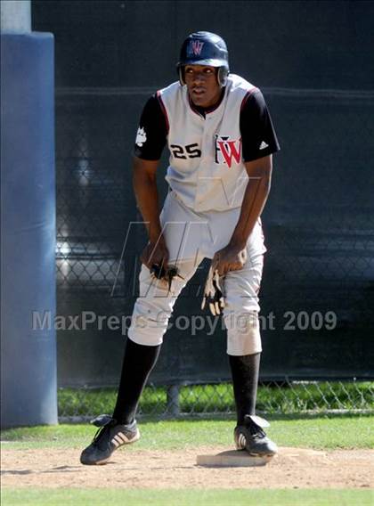 Thumbnail 2 in Harvard-Westlake @ Chaminade photogallery.