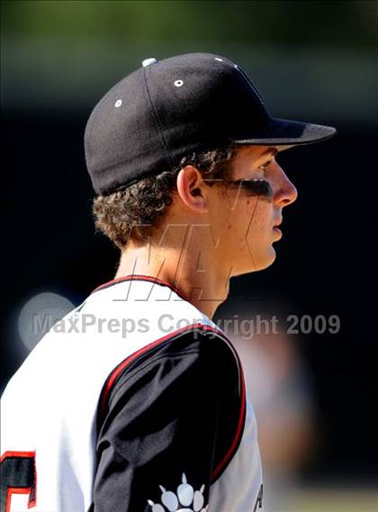Thumbnail 1 in Harvard-Westlake @ Chaminade photogallery.