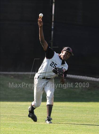 Thumbnail 3 in Harvard-Westlake @ Chaminade photogallery.