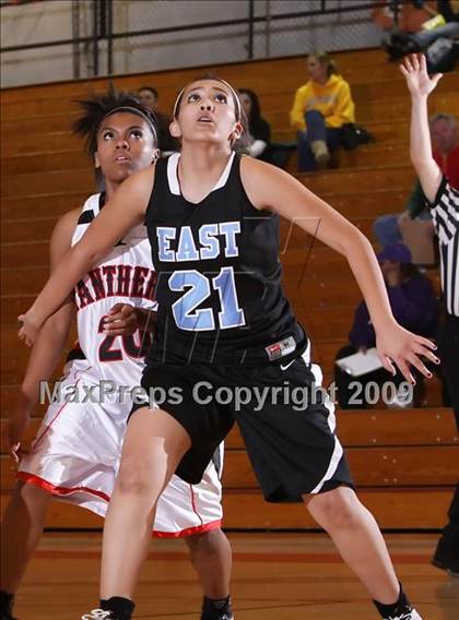 Thumbnail 3 in Pomona vs. East (2009 Fairview Festival) photogallery.