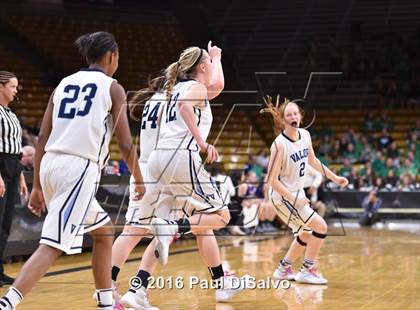 Thumbnail 2 in Holy Family vs. Valor Christian (CHSAA 4A Semifinal) photogallery.