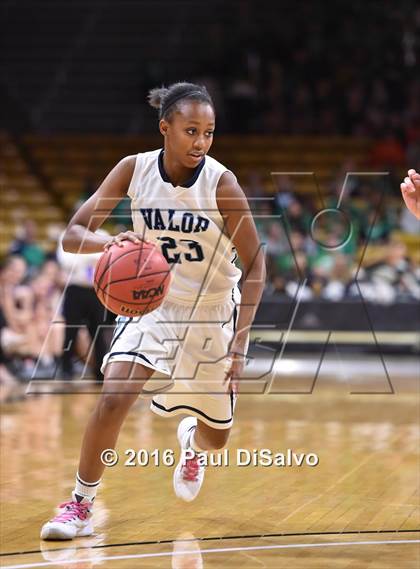 Thumbnail 1 in Holy Family vs. Valor Christian (CHSAA 4A Semifinal) photogallery.
