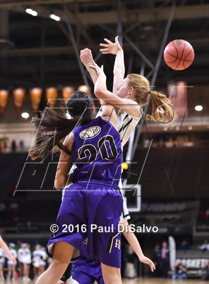 Thumbnail 1 in Holy Family vs. Valor Christian (CHSAA 4A Semifinal) photogallery.