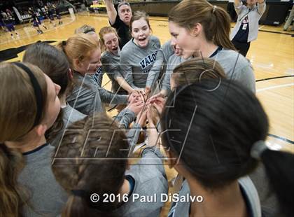 Thumbnail 2 in Holy Family vs. Valor Christian (CHSAA 4A Semifinal) photogallery.