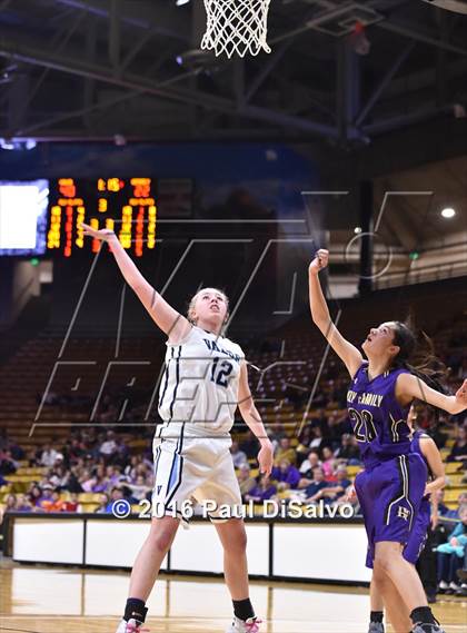 Thumbnail 1 in Holy Family vs. Valor Christian (CHSAA 4A Semifinal) photogallery.
