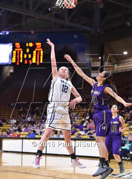 Thumbnail 3 in Holy Family vs. Valor Christian (CHSAA 4A Semifinal) photogallery.