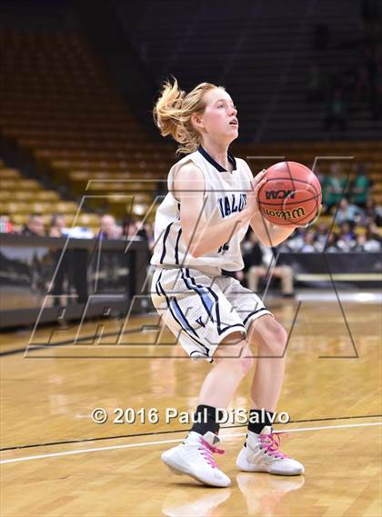 Thumbnail 2 in Holy Family vs. Valor Christian (CHSAA 4A Semifinal) photogallery.