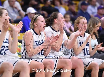 Thumbnail 2 in Holy Family vs. Valor Christian (CHSAA 4A Semifinal) photogallery.