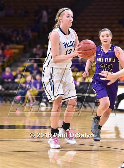 Thumbnail 3 in Holy Family vs. Valor Christian (CHSAA 4A Semifinal) photogallery.