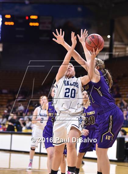 Thumbnail 2 in Holy Family vs. Valor Christian (CHSAA 4A Semifinal) photogallery.