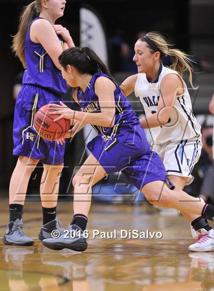 Thumbnail 2 in Holy Family vs. Valor Christian (CHSAA 4A Semifinal) photogallery.