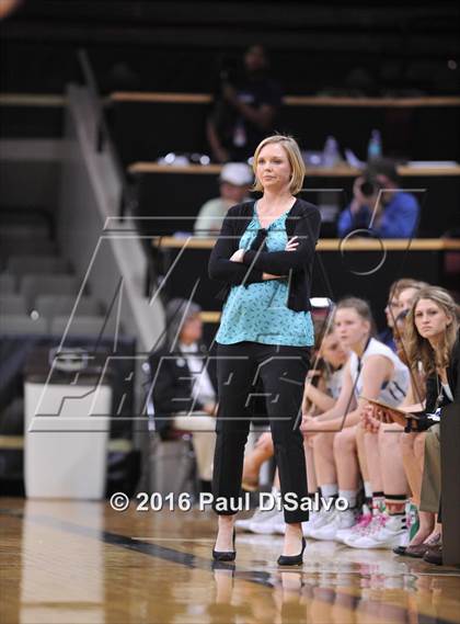 Thumbnail 1 in Holy Family vs. Valor Christian (CHSAA 4A Semifinal) photogallery.
