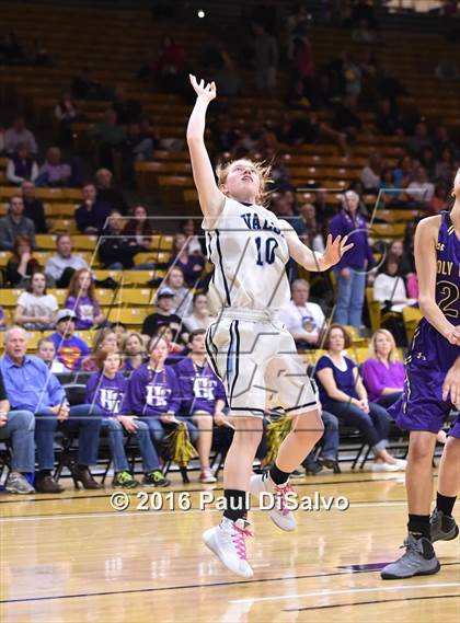 Thumbnail 1 in Holy Family vs. Valor Christian (CHSAA 4A Semifinal) photogallery.